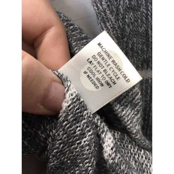 V-Neck Sweater Women Size Small Gray Stripe V-Neck Casual Basic Preppy Staple - Picture 5 of 6